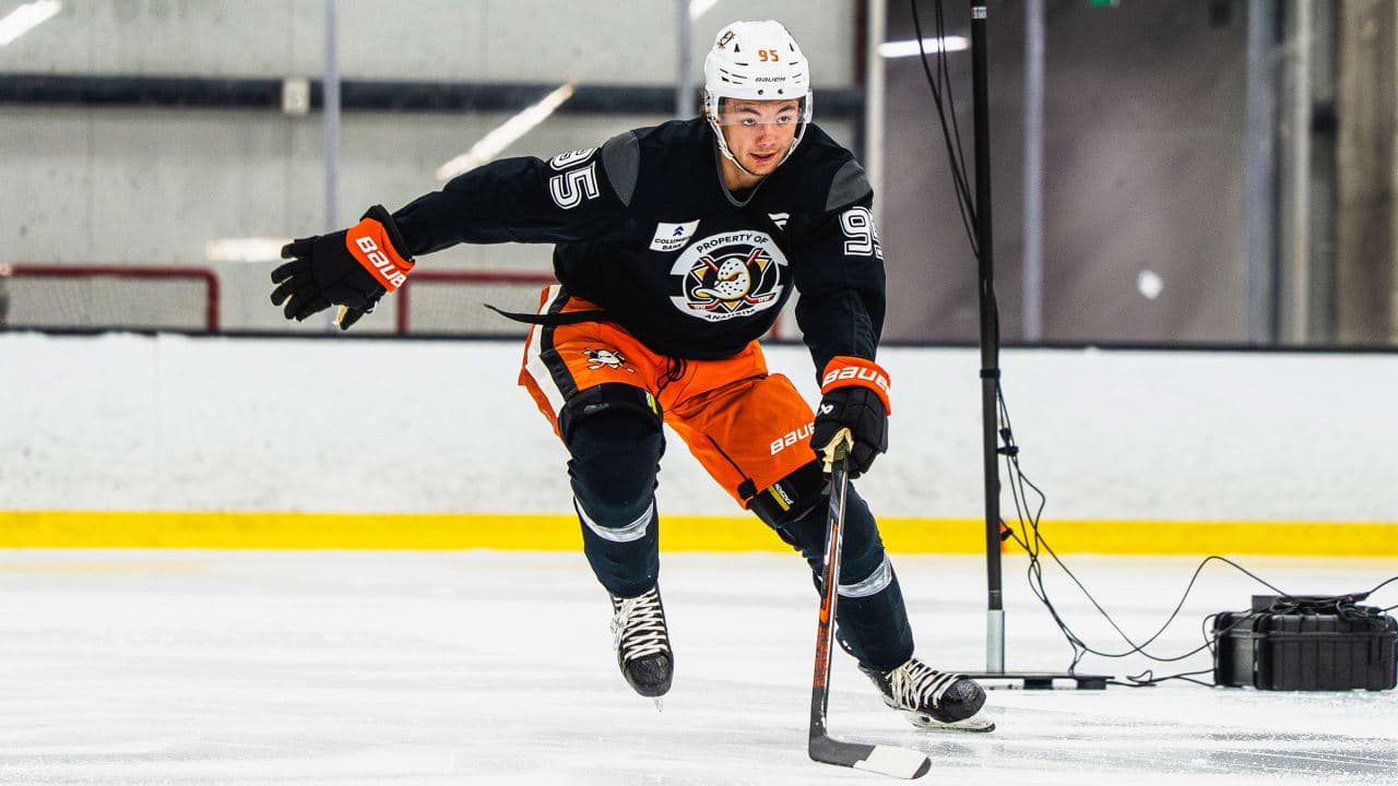 Anaheim Ducks prospect Roger McQueen